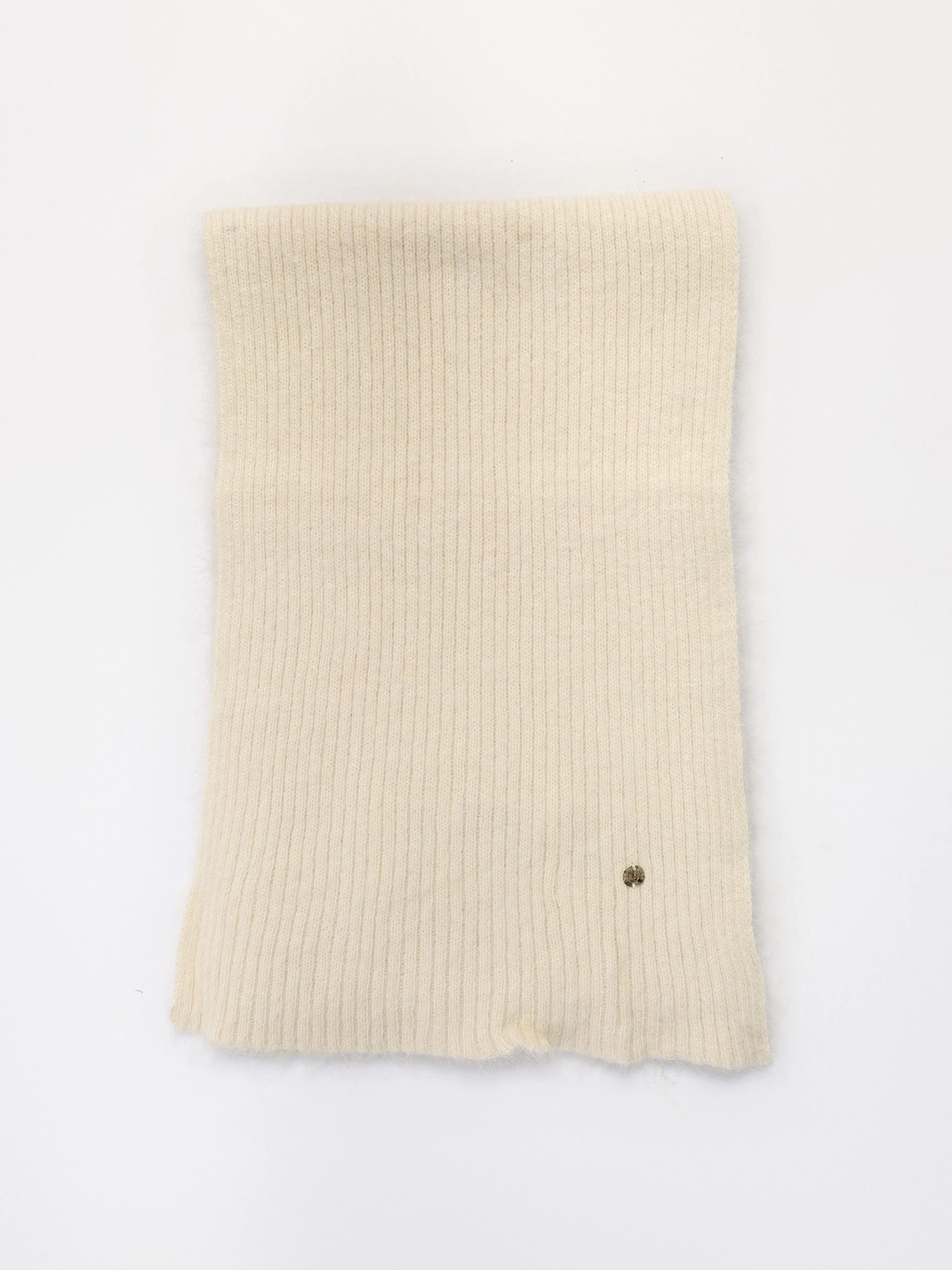 Шарф с декоративной нашивкой в ассортименте